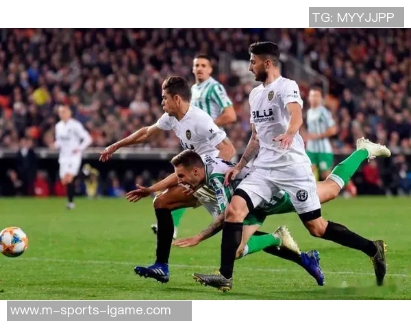 塞尔塔主场迎战皇马争夺三分双方球员状态与战术分析